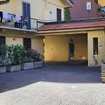 Casa Themeo - Centro Citta Intra Дом отдыха
