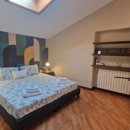 בית נופש Casa Themeo - Centro Citta Intra