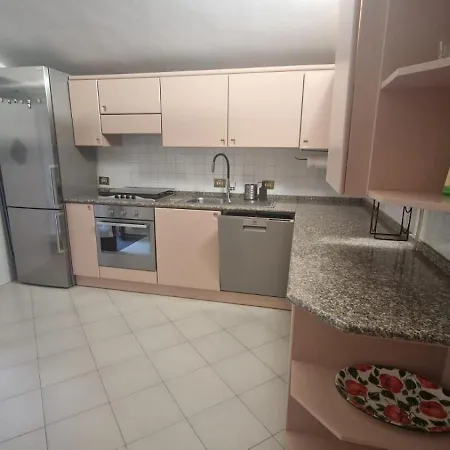 Casa Themeo - Centro Citta Intra Vakantiehuis