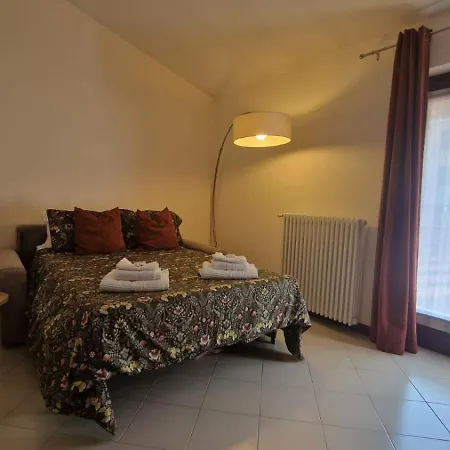Casa Themeo - Centro Citta Intra ヴェルバーニア