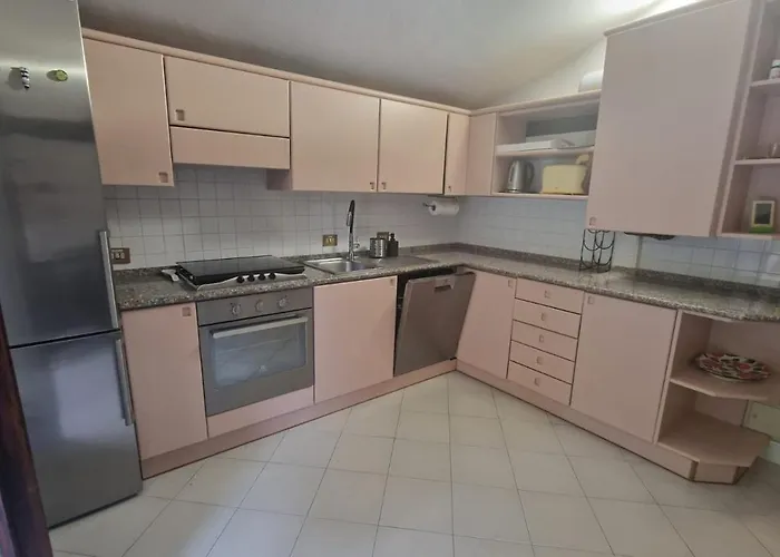 Vakantiehuis Casa Themeo - Centro Citta Intra *