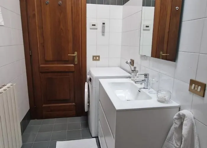 Casa Themeo - Centro Citta Intra Дом отдыха