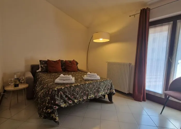 Casa Themeo - Centro Citta Intra Verbania